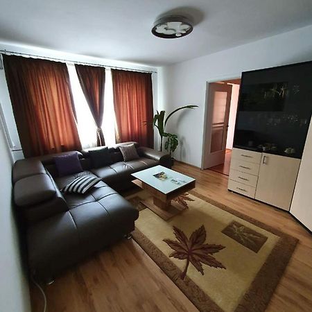 Apartament Cu Regim Hotelier In Dr.Tr. Severin Szörényvár Kültér fotó