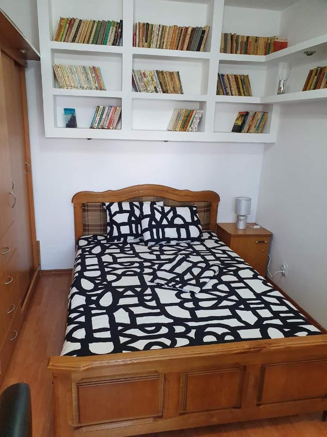 Apartament Cu Regim Hotelier In Dr.Tr. Severin Szörényvár Kültér fotó
