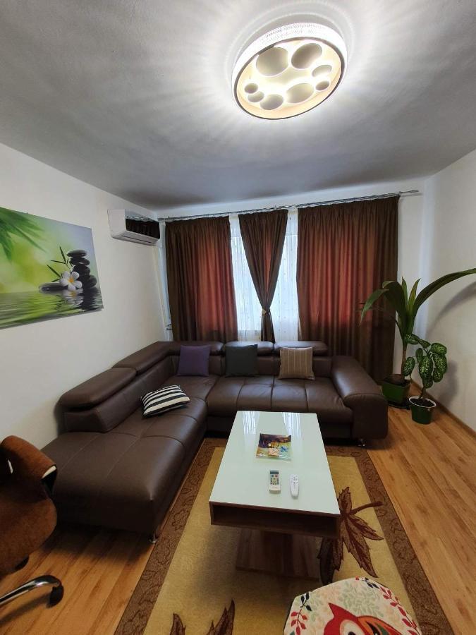 Apartament Cu Regim Hotelier In Dr.Tr. Severin Szörényvár Kültér fotó